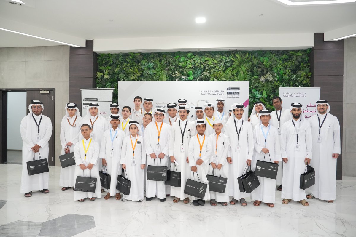 fec_qtr's tweet photo. 🔬🌿 في يومه الثاني، واصل معسكر البنين ضمن برنامج #صيف_الاستدامة2026 رحلته المعرفية بزيارة ميدانية إلى مختبرات هيئة الأشغال العامة “أشغال”، بالتنسيق مع إدارة الجودة والسلامة، حيث اطّلع المشاركون على أحدث الفحوصات والاختبارات الفنية ودورها في ضمان جودة المشاريع وسلامتها.

زيارة جمعت بين المعرفة والتجربة، وفتحت أمام المشاركين نافذة للتعرّف على الجهود التي تُبذل خلف الكواليس لبناء بنية تحتية مستدامة تواكب تطلعات قطر المستقبل. 🇶🇦✨

#وزارة_الرياضة_والشباب 
#مركز_أصدقاء_البيئة 
#صيفنا_لشبابنا