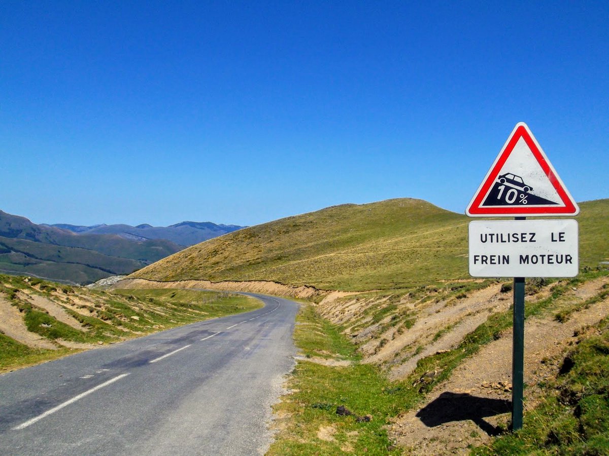 jorge_matesanz's tweet photo. ⛰️Los monstruos del Tour de Francia 💛

Aprovechamos el #TDF2026 para repasar los bichos que la carrera francesa ha incluido a lo largo de su historia.

Los puertos más duros por sus rampas, su longitud o por todo a la vez...📈¿Echas alguno en falta?

Sigue el hilo 👇🧵🚲 https://t.co/KAl8HXdgfO