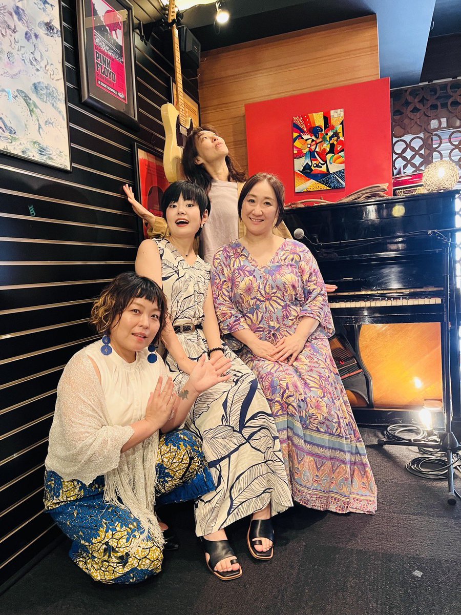 emixrdynacomp's tweet photo. おたっしツアー最終日無事終焉致しました。
山形に行くようになって、こんなにも知っている顔が増えていたことに感極まりました。
また米沢市へ戻ってきます！
ありがとうございました！
皆幸せであれ
2026/7/20(月/祝)
米沢市LIVE-ARBエントランススペースb:arb
矢野絢子
島崎智子
藤野恵美
海谷咲良 https://t.co/vPWmMWhw8H