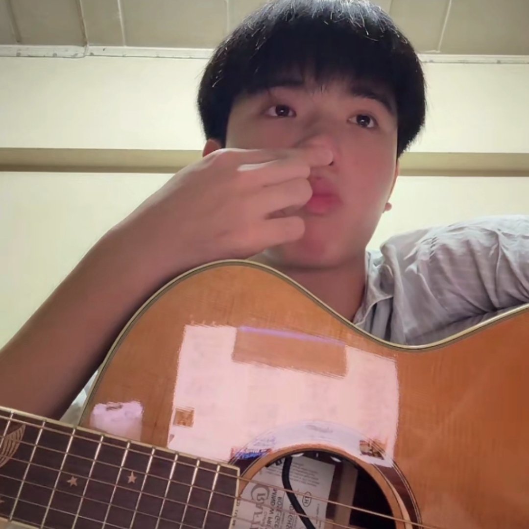 bebart00's tweet photo. รีวิวไลฟ์น้องคีนแว๊บมา 10 นาที = ยาว
- หาเพลงที่ตามหามานาน หาในติ้กต่อกก็ไม่เจอ ก็เลยมาให้ทุกคนช่วยหา
- จะไปนอนละแต่ติดเม้าท์
- วันนี้ไปเต้นกับเพื่อนๆมา ได้เติมพลังง สนับสนุนใฟ้ทุกคนเต้นแก้ปวดตุว(หยุด)
- แวะทักทายพี่ตุ้ย บอกรักพี่ตุ้ย พี่ตุ้ยโนหนึ่งในหัวจายยยย
- ซีตะเลช่วงนี้ติดคุกกี้รัน ก็เบยไม่หด้ถ่ายรูปน้องคีน(งอนเบย)
- ไปกินไฮตี้เหลากะม่าม้ามา เขาให้ร้องเพลงแลกหมุนุ่ม น้องคีนให้ม่าม๊าร้อง แต่ม่าม๊าเขิน5555555555555555
- เด็กฟึดฟัดขัดตะหมุก ระวังไม่บายน้าลูก🫳🏻
-ร้องเพลงให้ทุกคนฟังงง พนมีทำงานแต่ก็ยังไม่ยอมไปป ติดลมอะเกน
- ให้กำลังใจทุกโคนสู้ๆๆพรุ่งนี้ ละก็เจอกันมอนเตอคับ ถ้ามีเวลาจะมาไลฟ์อีกกก

#keenkeno