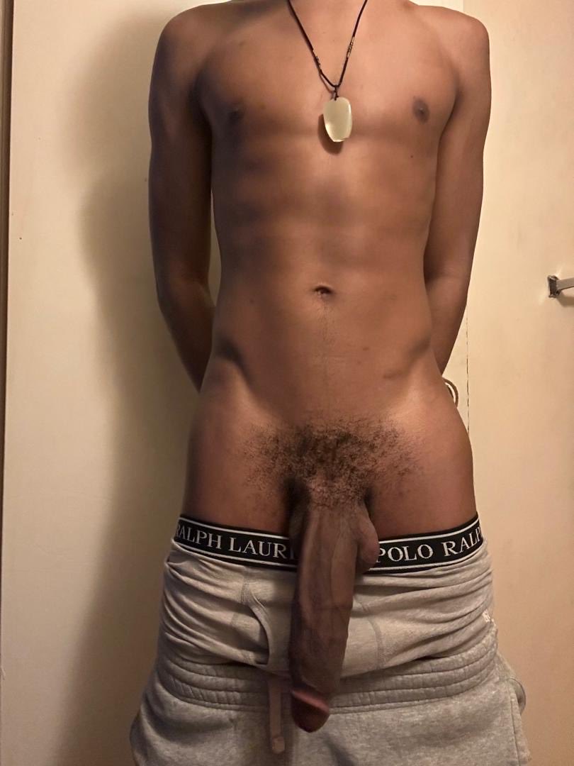 AlphaJamesk059's tweet photo. @CUTLERSDEN   This Big Black King need to breed young, horny and hungry beta sissy bois.
Daddy's available all day long.. Tribute to get all that Big Black Cock. 

#BBC #Sissy #Interracial #BBCsissy #Anal #BlackBull #SissyTraining #gayusa https://t.co/Pjp6buFcyx