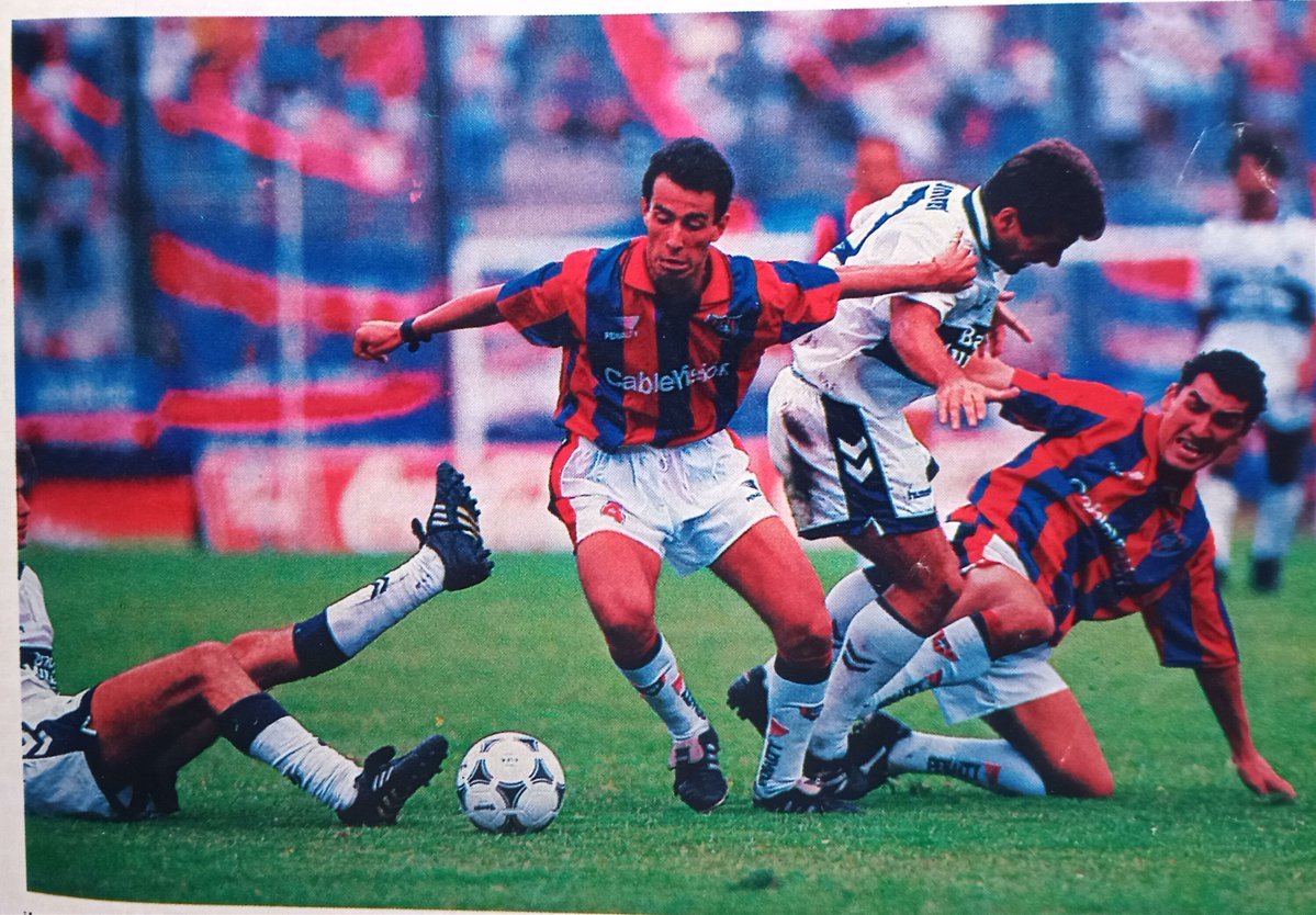 floodatmoret's tweet photo. 1ra fecha del Clausura '95; en el Nuevo Gasómetro San Lorenzo y Gimnasia empataban 1-1.
Nadie ese día imaginaba que estos 2 equipos iban a pelear el campeonato hasta la última fecha con un desenlace de película. https://t.co/wltAi4Avhu