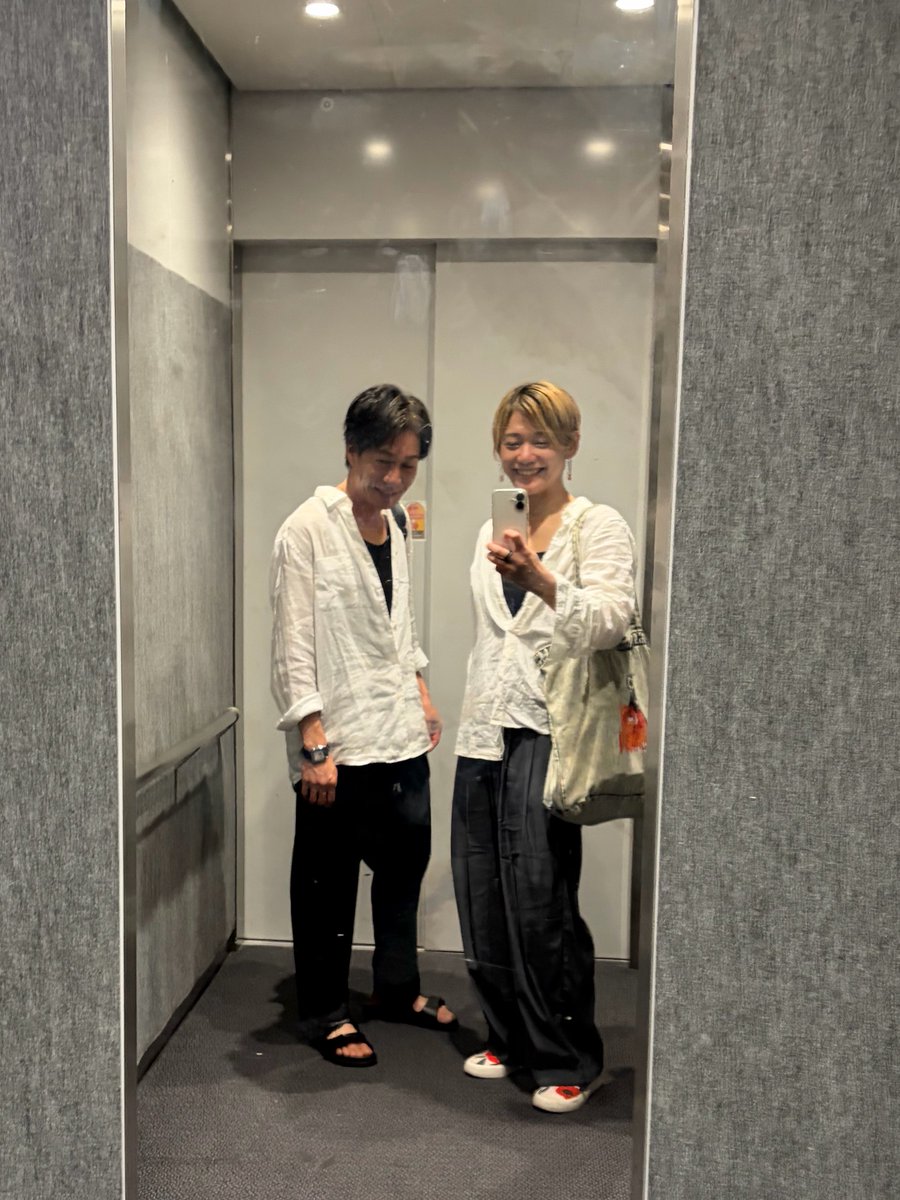 t_kinnngyo's tweet photo. 大阪公演終わりました！

素敵な温かい皆さんと
大阪の打ち上げもした…！！

江戸川乱歩さんへの
大入り袋ももらった🤣

山田蟲男の渾身の一人芝居
『蟲』

東京🗼

札幌🐏

那覇🏝️

みなさんに
観てもらえますように！！🔥

(サリng) https://t.co/bCIYQ1oOEi
