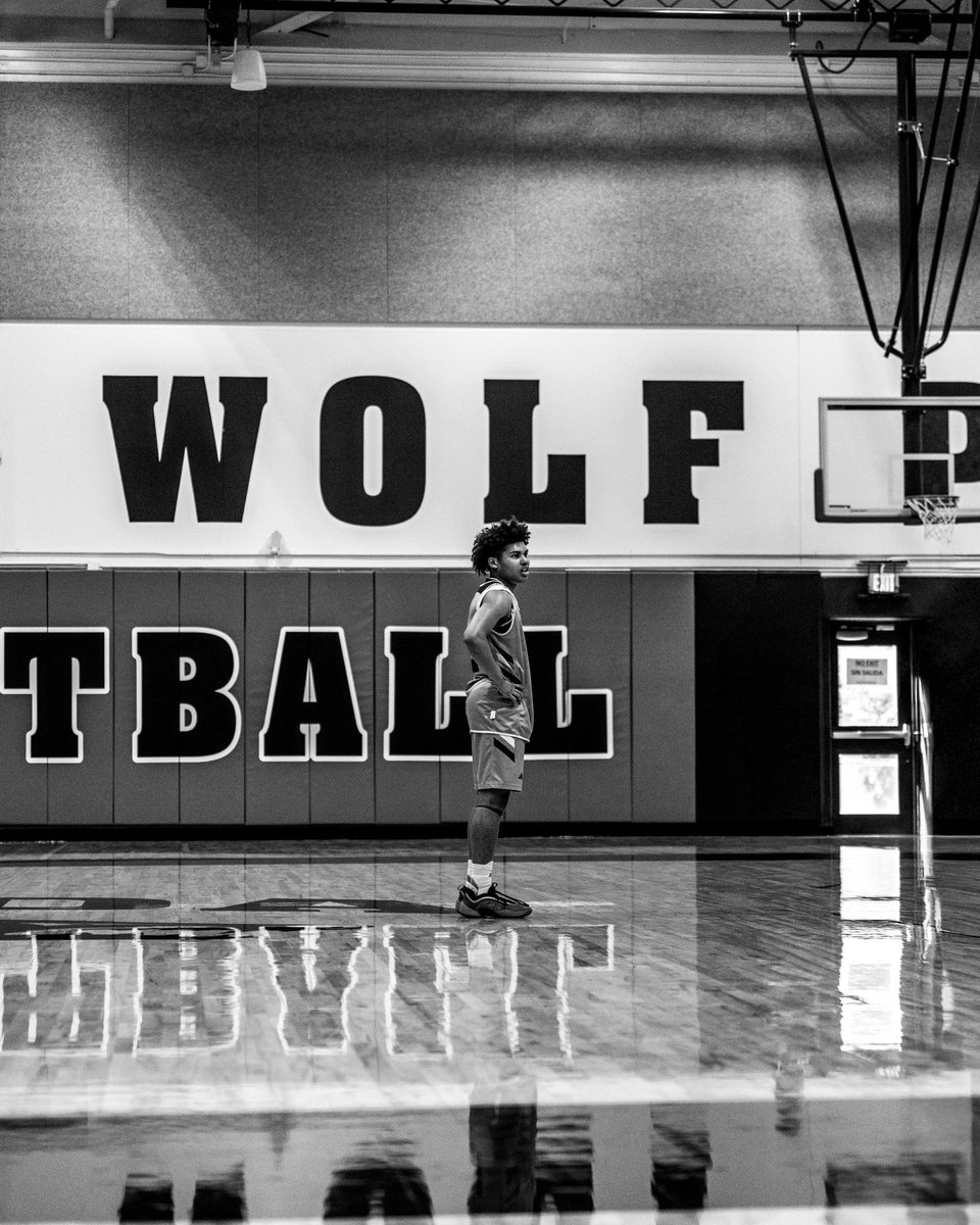 NevadaHoops's tweet photo. Summer work ⚫️⚪️

#BattleBorn | #PackParty https://t.co/2YccpODOTJ