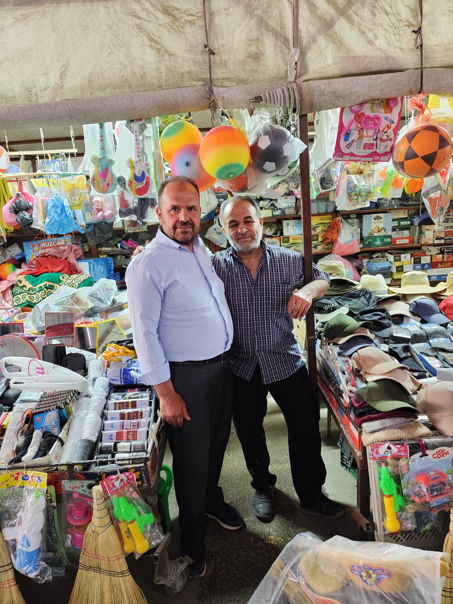 HudaParMaras's tweet photo. İl Başkanımız Turan Özcan ve heyeti Elbistan ilçesinde esnaf ziyaretlerinde bulundu. Ziyaret kapsamında esnafımızın talepleri yerinde dinlenerek çözüm önerileri üzerine istişareler gerçekleştirildi.

Misafirperverlikleri için  esnafımıza teşekkür ederiz. https://t.co/3D7d19Dku2