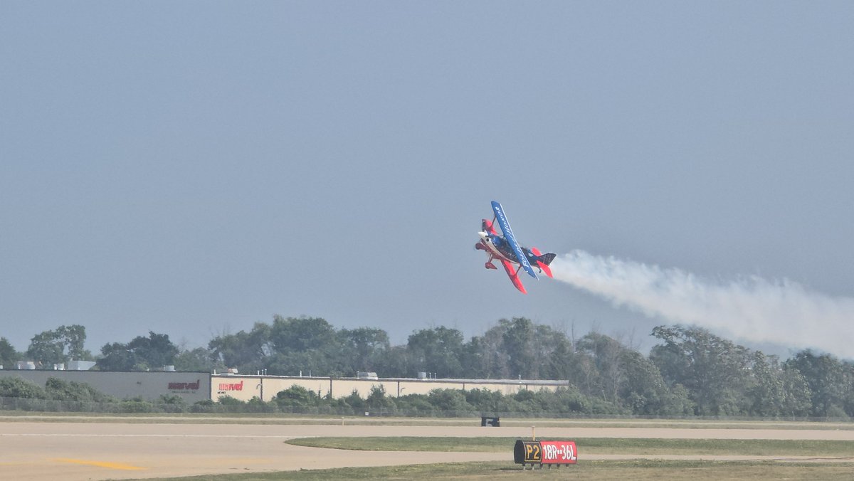 Stokes2637's tweet photo. Absolutely gorgeous aircraft from Folds of Honor! Love what they do. Learned about the organization from @CWLemoine and it was great to see @edbiplane in action! https://t.co/xwNiQSdtQ4