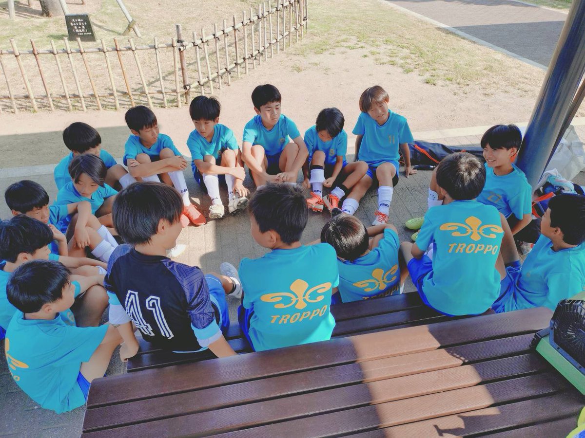 TroppoF's tweet photo. U12 阪南リーグ

vs  泉佐野JFC  1-4 
vs  忠岡SSS  8-0 ◯勝ち

身体能力の高い相手には対応する時間がかかり失点してしまいますが改善しようとする意欲は感じられます。

次に繋げていきましょう。

ありがとうございました！

今日も1日最高だった！ https://t.co/6r6jzY28u1