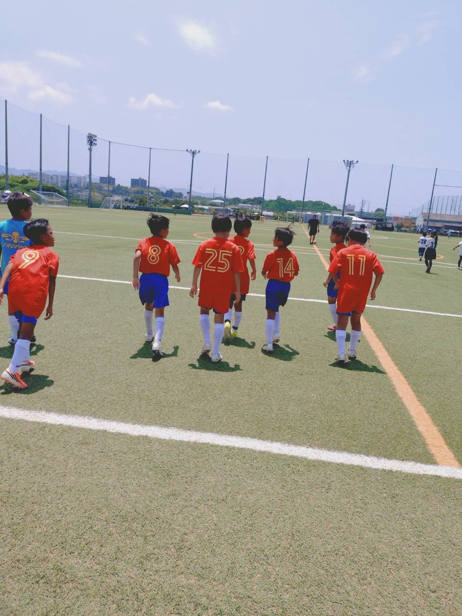 TroppoF's tweet photo. U12 阪南リーグ

vs  泉佐野JFC  1-4 
vs  忠岡SSS  8-0 ◯勝ち

身体能力の高い相手には対応する時間がかかり失点してしまいますが改善しようとする意欲は感じられます。

次に繋げていきましょう。

ありがとうございました！

今日も1日最高だった！ https://t.co/6r6jzY28u1