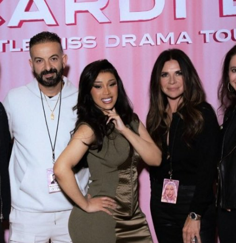 TFRappersUpdate's tweet photo. 🚨Cardi B Tweeting this while literally having ties with Lou Taylor who is responsible for exploiting and abusing Britney Spears. https://t.co/FqSpqjJdjh