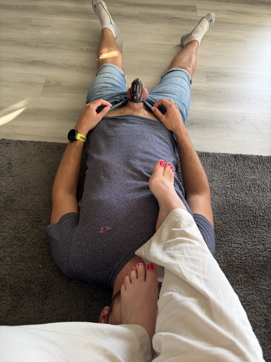 queenfeet98's tweet photo. My kinda date https://t.co/oTkx62wCWy