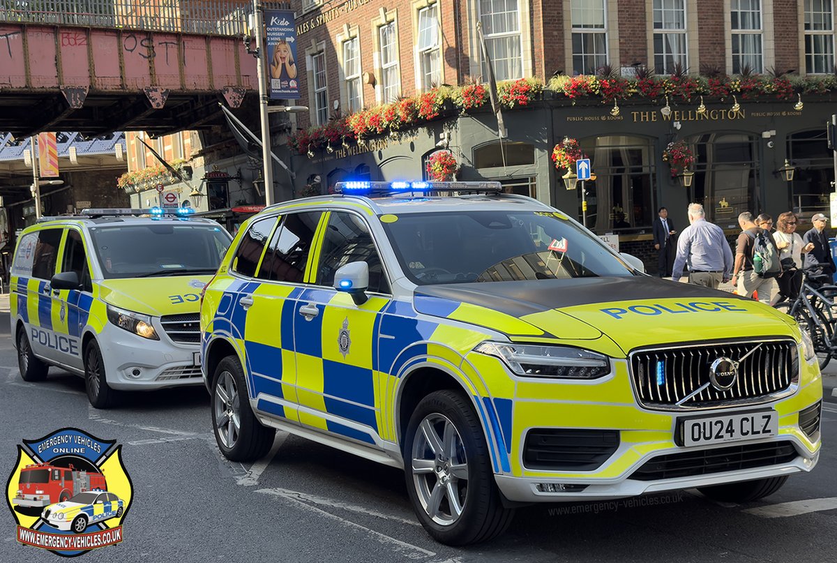 evo_uk's tweet photo. #BritishTransportPolice attending an incident at #Waterloo Underground Station earlier, including 2024 Volvo XC90 OU24CLZ (ARV) and 2020 Mercedes Vito OU70 EEB (Network Incident Response Team).

#volvoxc90 #armedresponsevehicle #mercedesvito #policevehicles  #EmergencyResponse https://t.co/CFPKDd48P0