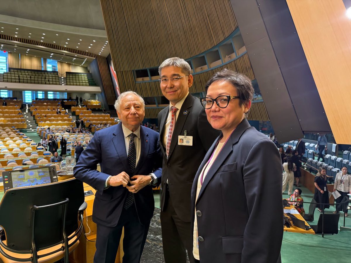 kasymalieva_a's tweet photo. A decisive step for safer roads and the protection of human life: the Progress Declaration on Road Safety has been adopted. Deep gratitude to Member States and @UN_PGA for entrusting Kyrgyzstan and Slovakia as co-facilitators. Every life matters. #RoadSafety @JeanTodt https://t.co/24AyRtZf9r