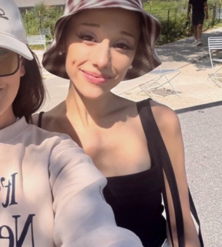aishaobvious's tweet photo. 2021 vibes ♡ https://t.co/FujJTWgi4f
