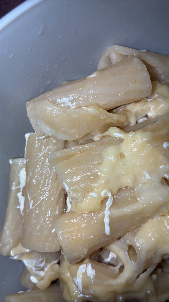 ddeseossinfin's tweet photo. Me tengo que comer mi cochinada ahora por andar cocinando dormida https://t.co/JoLSRPheJd