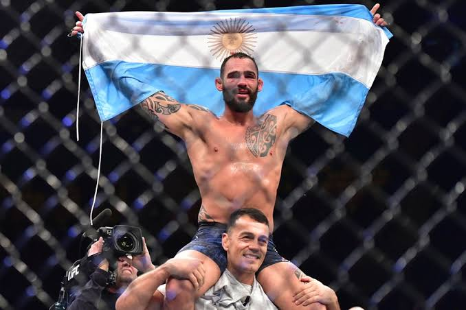 BornToFightBack's tweet photo. Este Domingo pelea Santiago Ponzinibbio en la UFC, espero que tenga el mismo apoyo que tiene la Selección de Futbol. https://t.co/7aV3E4N1f8
