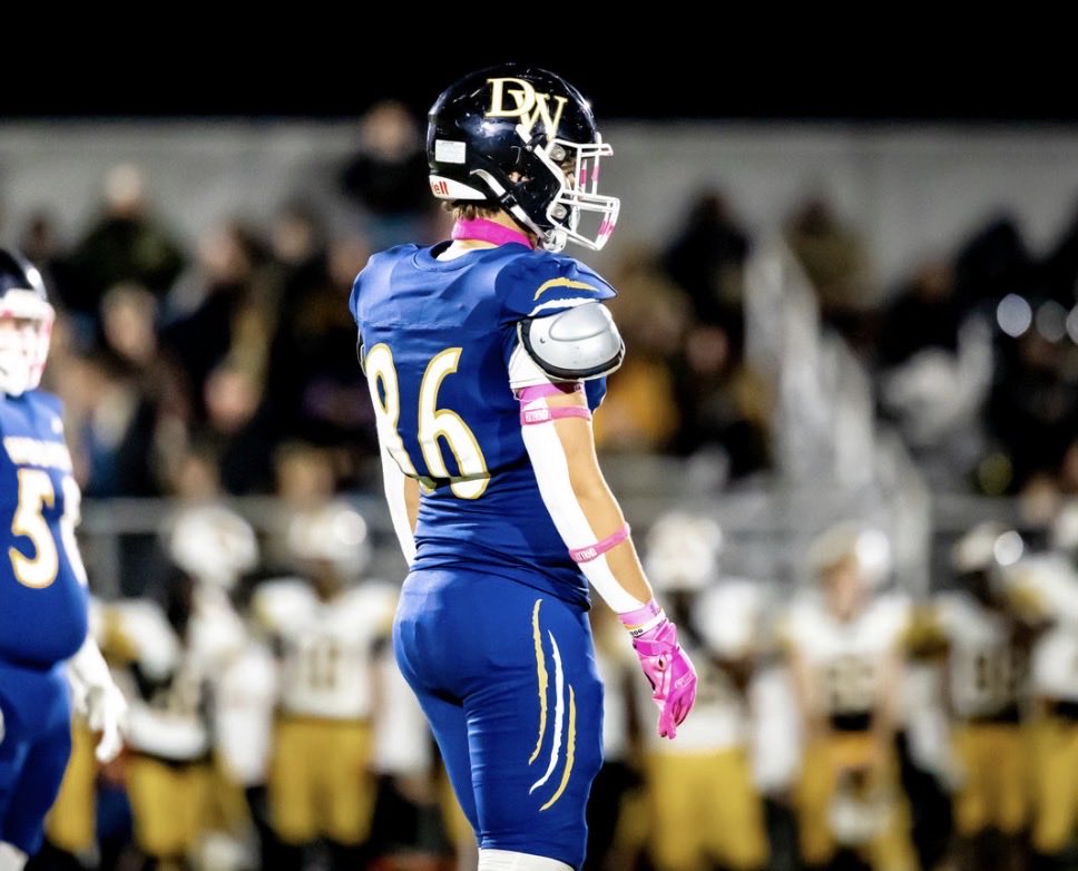 JerichoAdkins86's tweet photo. 7v7 Clips from the other day🔥6’4 233lbs TE/DE!!

@coachmertensSLU @CoachGibbs
@JebSpinney @Kevin_C_Cohn @_CoachWyatt
@_ColeThomas @GavinBlomberg @bradyvincent_ @BMilesSU @CoachMMartin @coachmertensSLU @CoachStew_NSU @coachlombardi_ @CoachTalto2
@DeBree_Football @bradyvincent_ https://t.co/qTbPuiy5qj