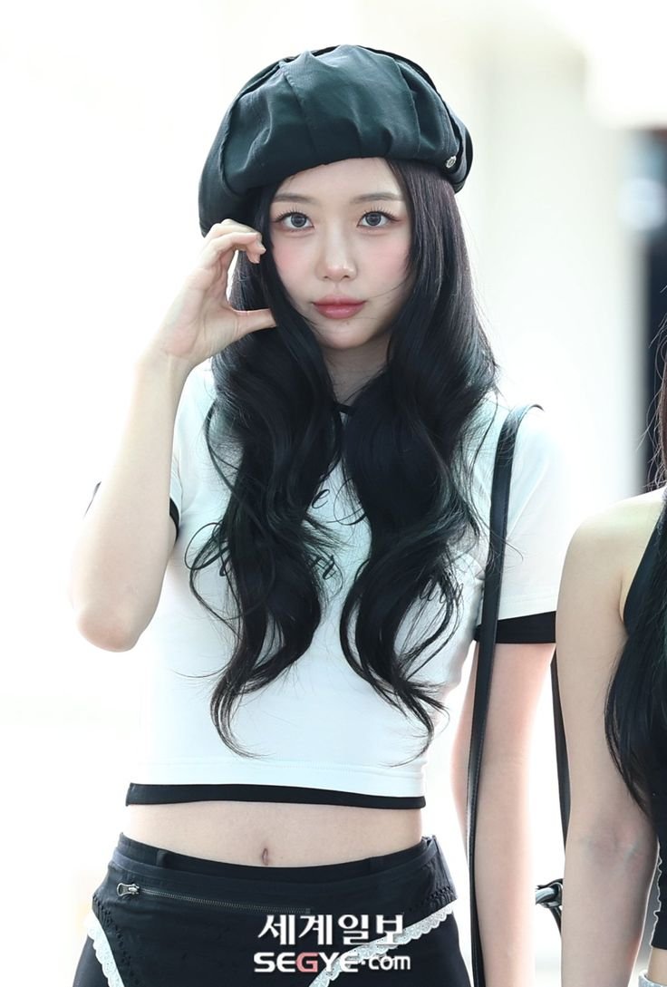 YunseoBrasil's tweet photo. Dia 83 exaltando a beleza da YunSeo até o BADVILLAIN voltar https://t.co/ZU1IDie2Qk