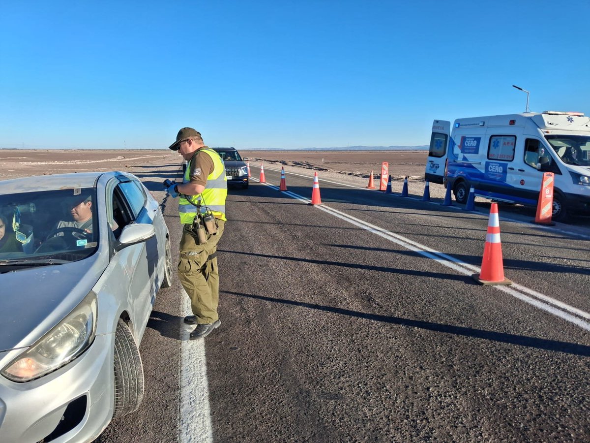 Senda_Tarapaca's tweet photo. 🚔 En apoyo a @CarabTarapaca, nuestro Programa #ToleranciaCero realizó 263 controles preventivos entre alcotest y narcotest durante la #FiestaDeLaTirana2026, contribuyendo a fortalecer la seguridad vial y prevenir la conducción bajo los efectos del alcohol y otras drogas. https://t.co/ugOgtWHuXR