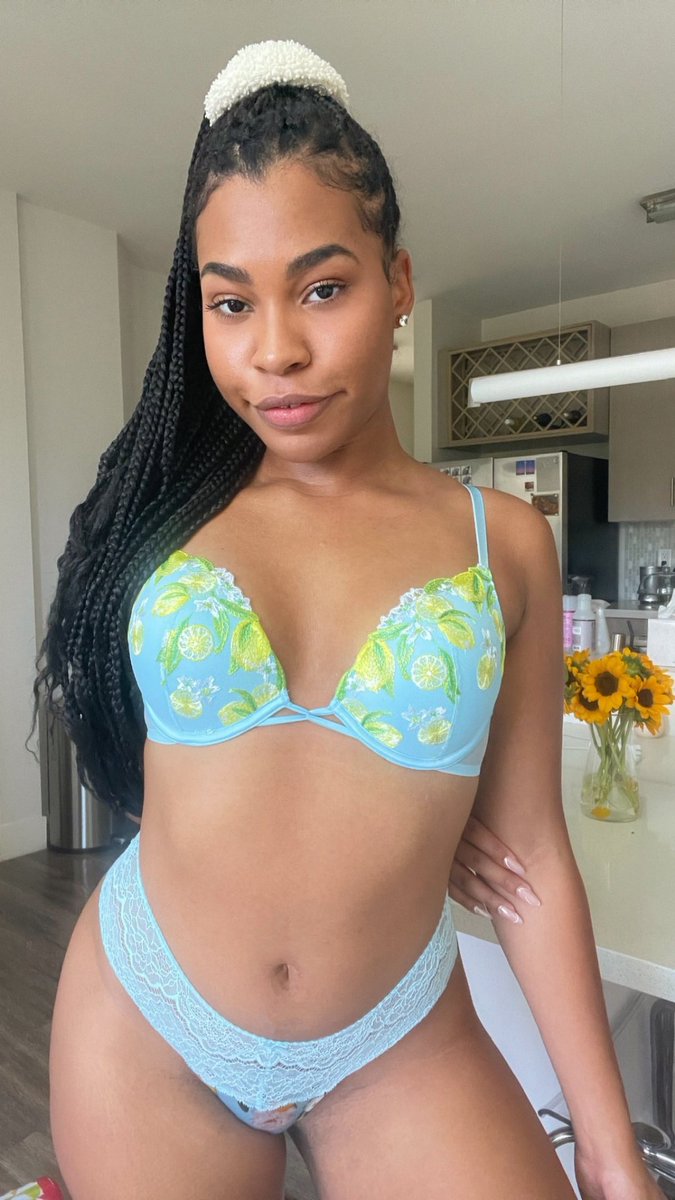AMI21154's tweet photo. Smash or pass? 

#florida #floridameet #floridaslut #floridahookup #floridafreaks #orlandofl #tampafl https://t.co/e4QC2nV7IZ