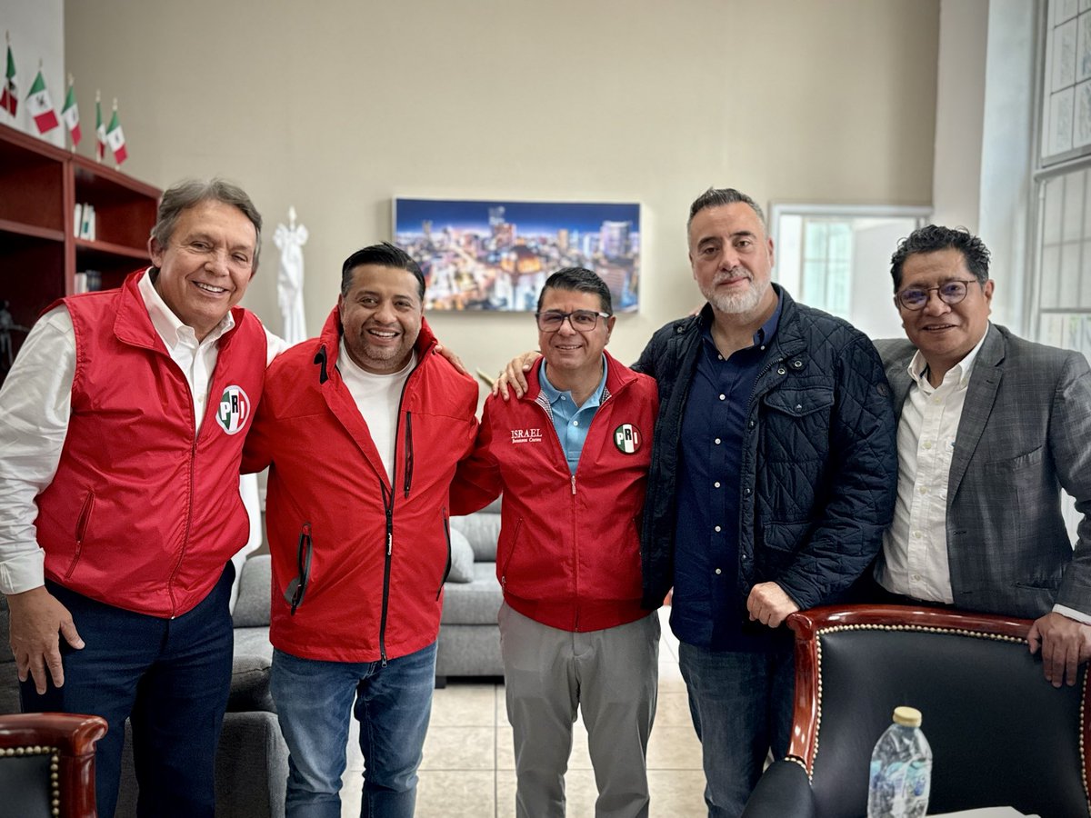 Jorge_Meade's tweet photo. Por indicaciones del presidente @alitomorenoc nos reunimos con la dirigencia del @PRICDMX_ Dip. @BetanzosOficial Presiente, el Lic. Tonatiuh González así como la Lic. @grispereznegron Secretaria de Gestión Social, Dip. @OmarGarciaL_ Presiente de Reyes Heroles y la Dip. Federal @SANDOVAL_M0NICA 

En el marco del fortalecimiento de la estructura territorial y de los defensores de México. 

Gracias al Dip. Israel por recibirnos 🤝