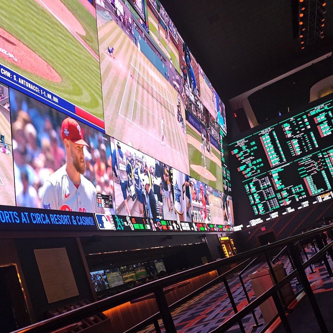 JustinLenzie's tweet photo. @CityOfLasVegas Fremont St is always a good time! https://t.co/pnv01lHVzr