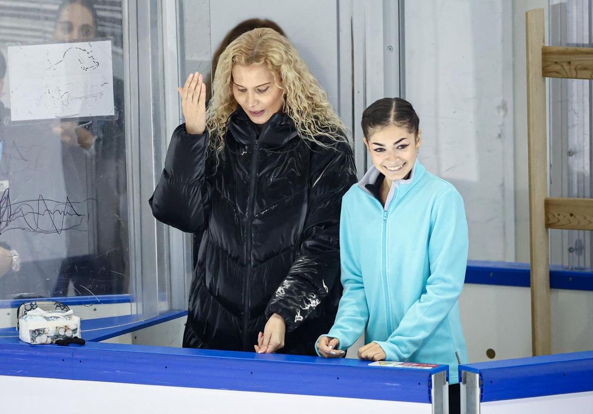 majuskating's tweet photo. 🚨 Adeliia Petrosian has announced that she is leaving the coaching team of Eteri Tutberidze.

“This decision was not easy for me.”

Petrosian thanked Eteri Tutberidze, Daniil Gleikhengauz and Sergei Dudakov for the years they worked together, their programs, victories and the experience she gained with the team.
#FigureSkating