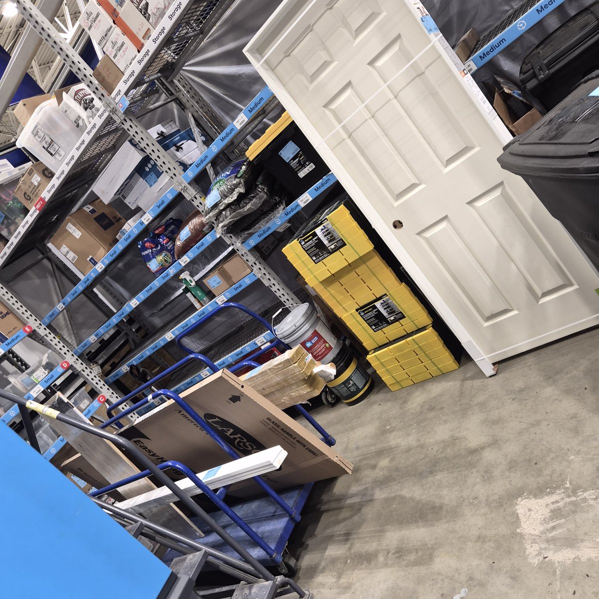 delfpix's tweet photo. Gotchased out of a job by the Lowe'sin PlymouthMeeting, PA for being a"bad fulfillment team lead"went back to pickup an order(which the entirely new team fucked up) and saw how orders were pulled. These are the exact things I was labeled disorganized and a failed team lead for https://t.co/5mDSYKxDQO