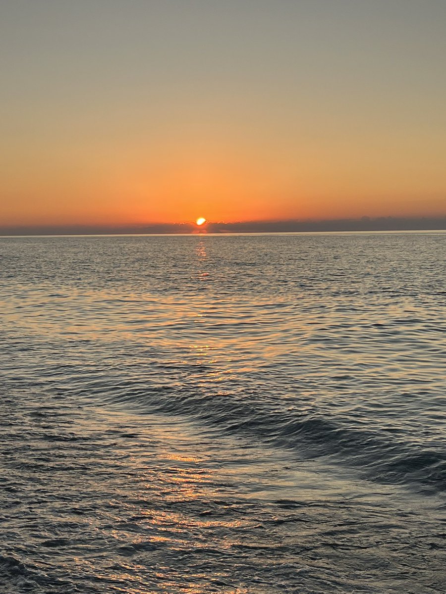 noregredz's tweet photo. Bu manzaraya gitmemizin iki dakikamızı aldığı o güzel evreni bir sene yaşadık 🫶🏻🧡🧿🍀 eriştirene nasip edene çok şükür 🙏🏻 https://t.co/r9nu0ogXZU