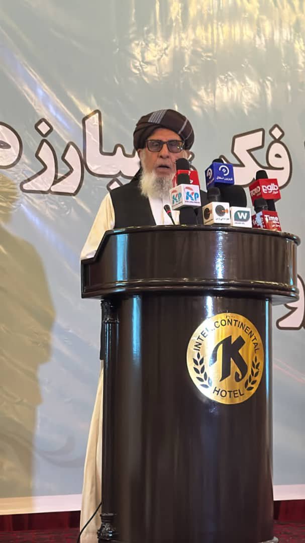 SebghatullahH14's tweet photo. ډاکټر فاروق اعظم:
خالص بابا داسې يو سړی و، چې ډېرې فوق العاده ځانګړتياوې يې درلودې.
هغه يو عالم و، رهبر و، سياست پوه و او داسې يو سړی و چې هم معتدل و، هم متشدد.
او دا ټولې ځانګړتياوې په يوه کس کې راجمع کېدل لويه پېرزوینه ده. https://t.co/ZBxWelJTnL