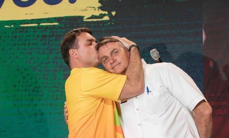 NetoLim53053845's tweet photo. Flávio Bolsonaro 22!!! https://t.co/O1i7oC6CLh