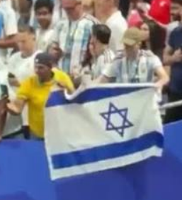 LightsRL's tweet photo. @Inayasan667 @pousserp @lnstantFoot "Seulement le président" le seul pays où tu trouve des tags nazi sur geoguessr en full random aller ftg 😂 https://t.co/YDsVorZf0I