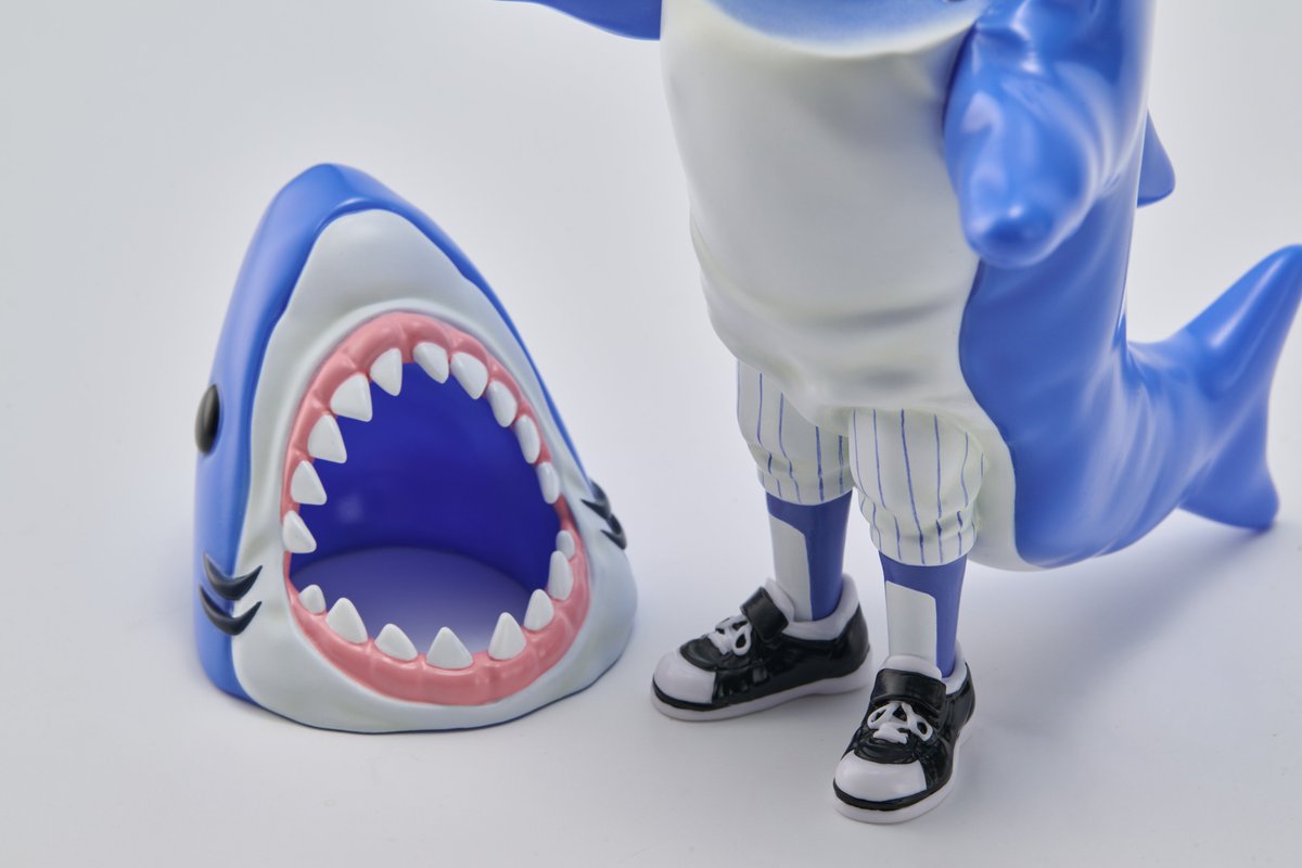 THESCAREDYCLUB's tweet photo. 当日版権物情報
作品：恵比寿 平和シャークスマスコット（ドロヘドロ）
サイズ：全高約18cm
価格：20,000円
ソフビ塗装完成品
会場販売予定
ブース番号：02-39-02

#ワンフェス2026夏 #wf2026s
#ドロヘドロ #DOROHEDORO #林田球 https://t.co/rHlTtribMb