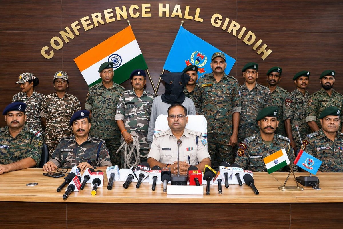 209_CoBRA's tweet photo. In a joint operation, 209 #CoBRA and Jharkhand Police successfully arrested a hardcore CPI (Maoist) Ajay Mahto @ Srikant, a rewardee of ₹25 Lakhs by Jharkhand government and wanted in more than 240 cases of naxal violence. It is a big achievement for CoBRA (CRPF). https://t.co/Lz2PoFbn6c