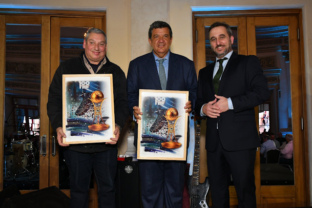 NacenAvellaneda's tweet photo. #MONTEVIDEO;#URUGUAY) @diegoschaffer Hicimos 3ra cena Fundación #CopadeOro en #Sofitel. https://t.co/uxKmd3V1WE @AUFOficial @afa @tapiachiqui @LucianoNakis @FIFAcom @elpaisuy @VTVuruguay @ERivas4 @ErnestoOrtizGme @CPDUoficial @JorgeCrosaURU @VHMok @PajaroEnciso @JorgeCBarrera https://t.co/UU2wyY6rus