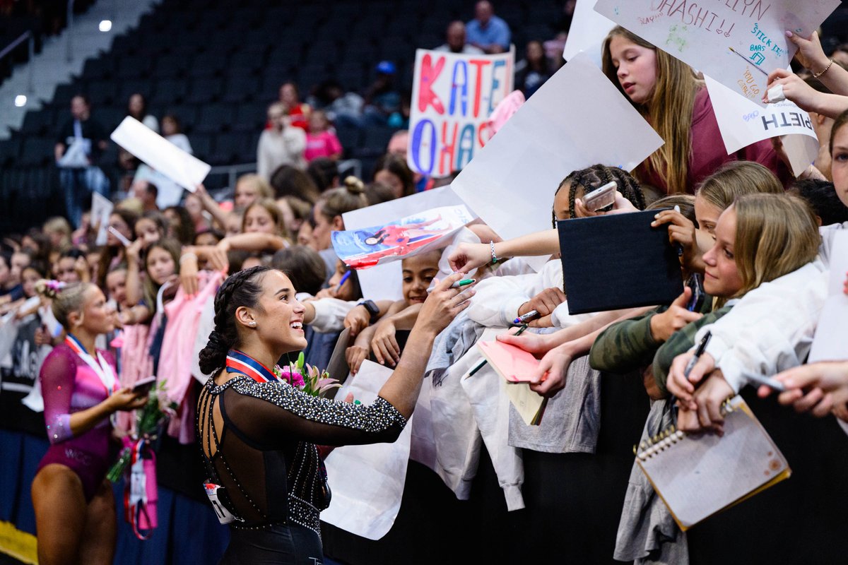 USAGym's tweet photo. 🌟 HARTFORD! 🌟
What a weekend at #USClassic & Hopes Championships! https://t.co/Uja1zc9JqT