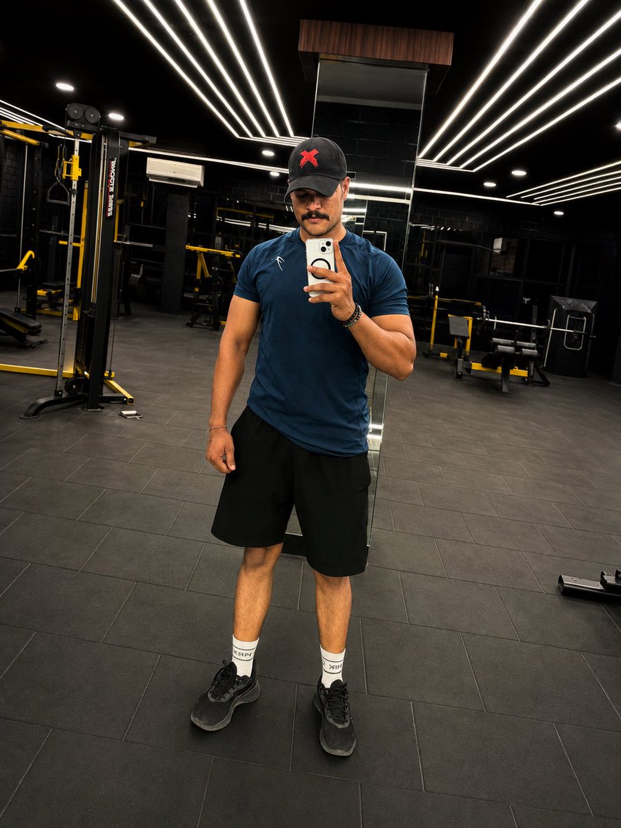 AjaySin99612134's tweet photo. 6 months of consistency.
15 days away from the gym.

Today I started again with Chest &amp; Triceps. https://t.co/kk5EYBywjF