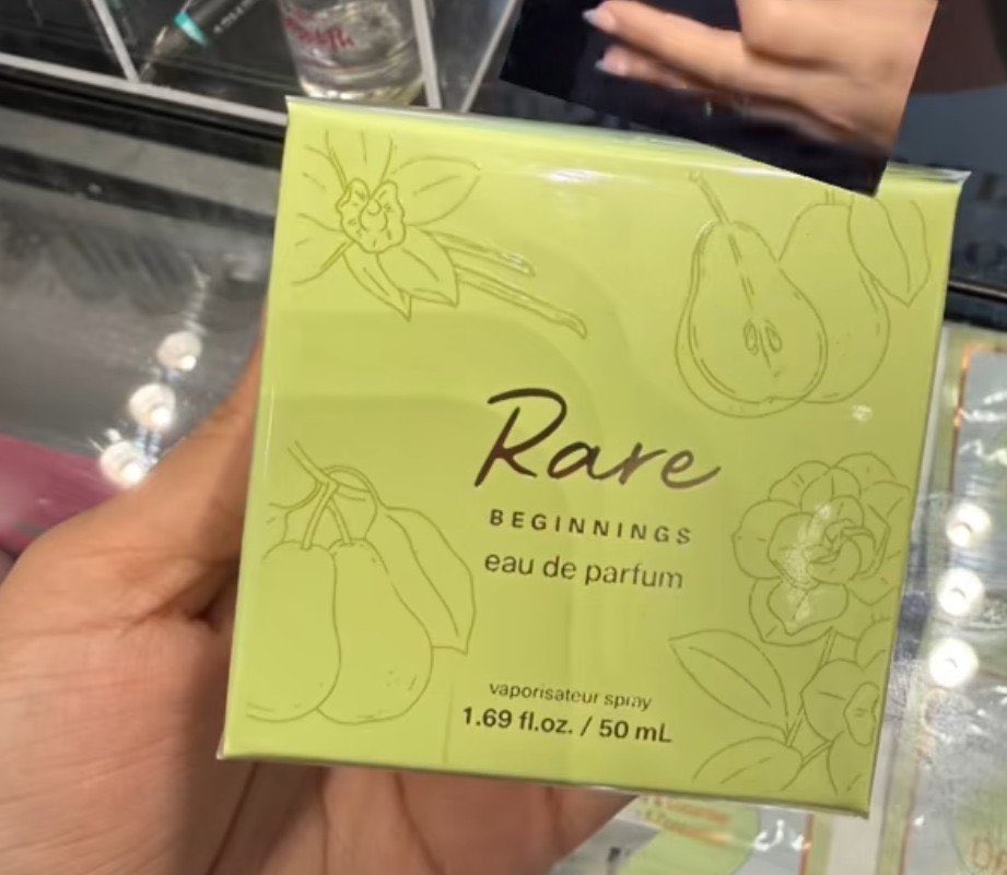 WorldwideSelG's tweet photo. Rare Beauty is rumored to release a new perfume soon 👀 https://t.co/u7raRoWcVR