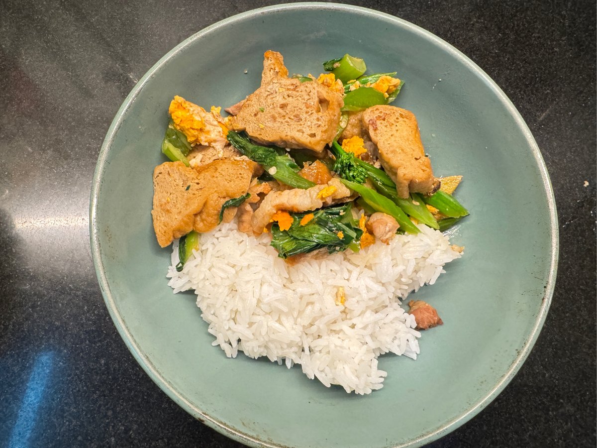 hy7KNtGq3pYhVzw's tweet photo. Craving a light yet filling meal for fat loss Try this 5-minute spinach u0026 egg white wrap! High in protein, low in calories, perfect for lunch or post-workout fuel.  #FatLossMeal #EasyHealthyEats https://t.co/E9cMTWC61w