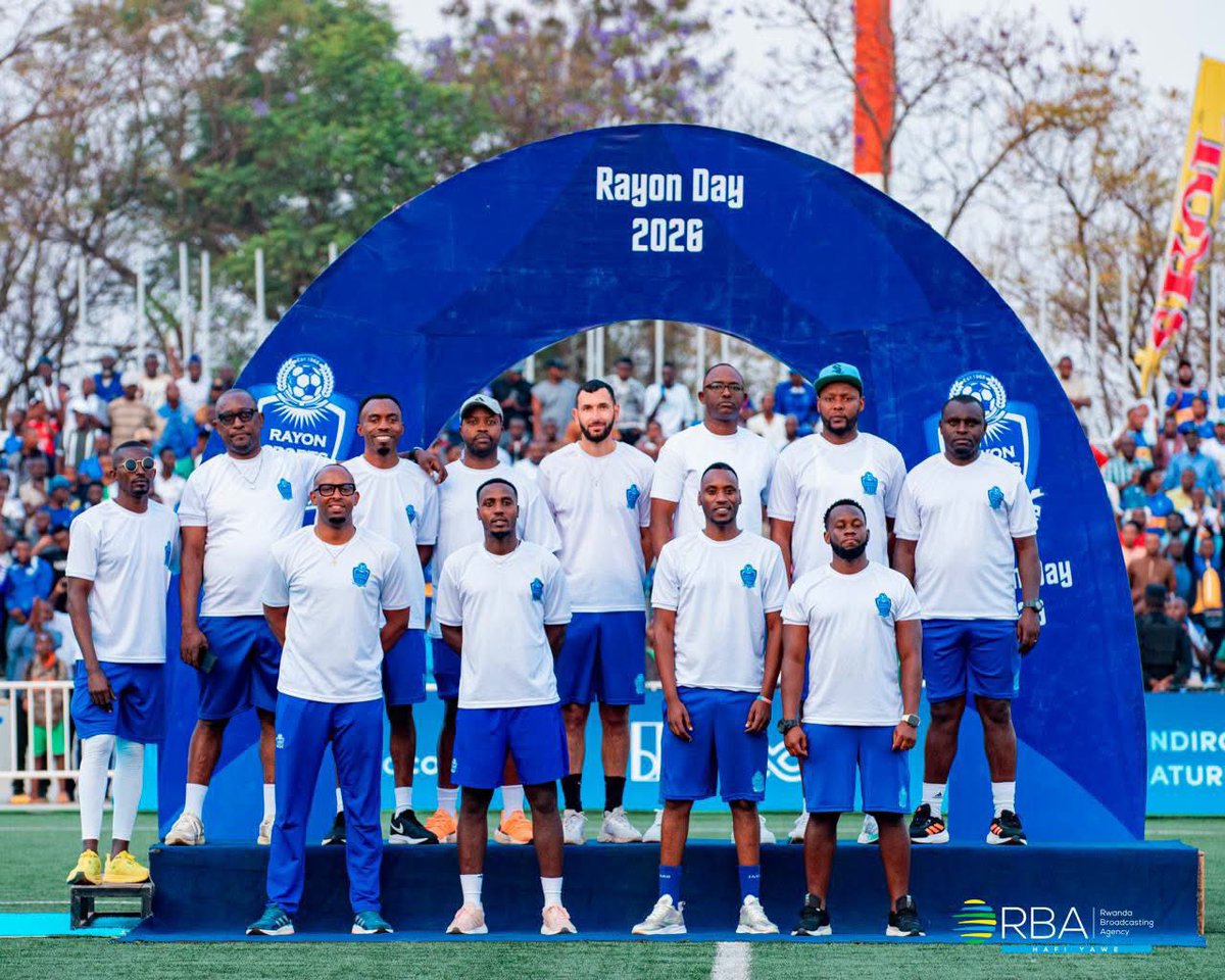 MRutagarama1's tweet photo. Uyu murumuna wanjye @LuckyIbnMiraj ni #Umuyovu
Ariko ngo agakunda uburyo #Abafana ba @rayon_sports bakunda ikipe yabo. ni #INTINGINGWA.Mubyumva kimwe?@rayon_sports @henrymuhire1 @AbdallahMurenzi https://t.co/lhTFo7hXz6