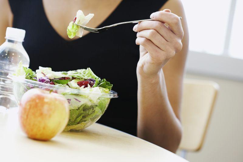 nzm1b's tweet photo. Back-to-back meetings and a quick desk salad – balancing work tasks and nourishment one bite at a time. https://t.co/CcJfPzWsQx