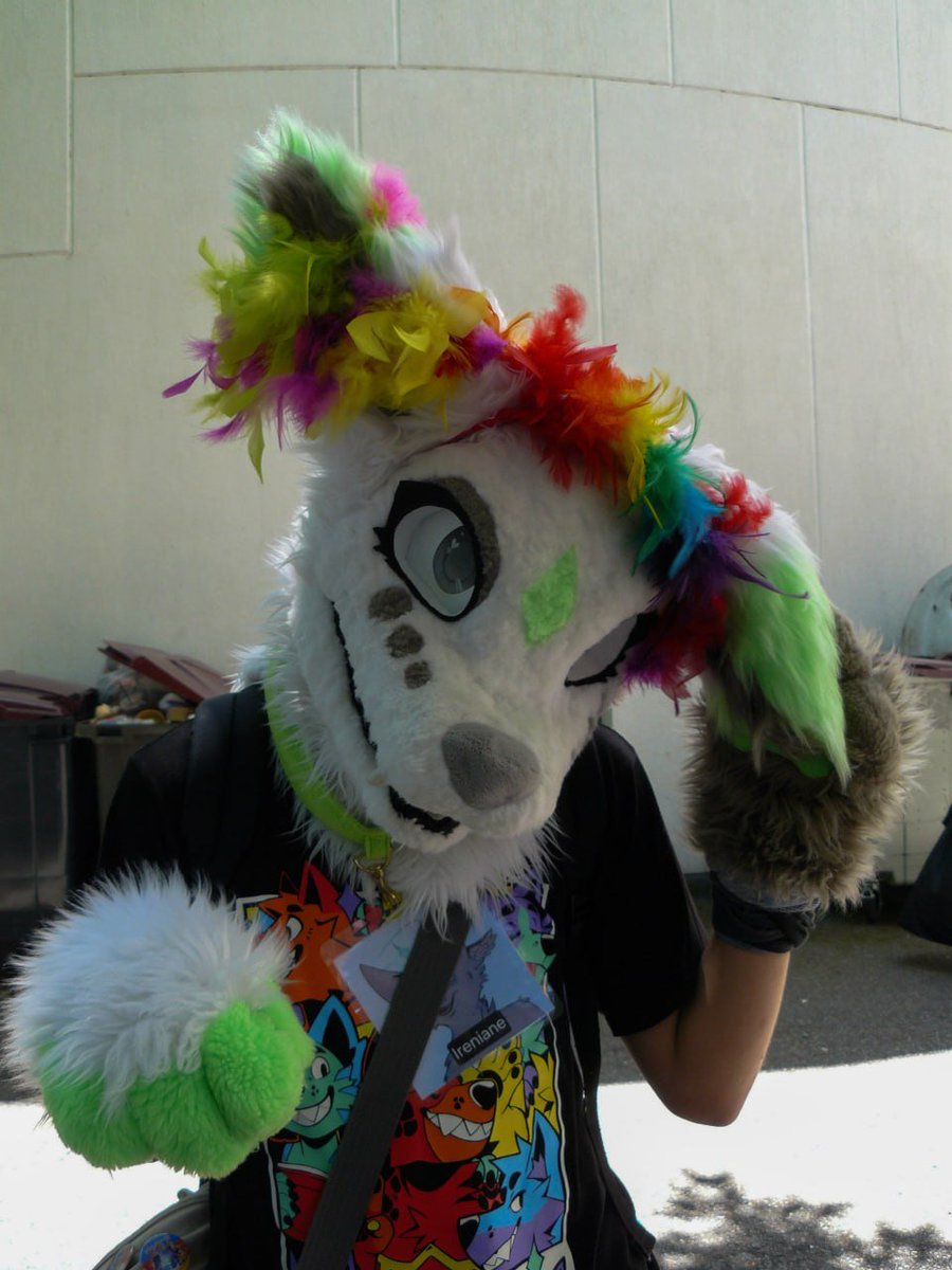 eri_gund's tweet photo. #furryㅤㅤㅤ #furrycouple #furryconvention #fursuit #tgs https://t.co/wjBoylERgV