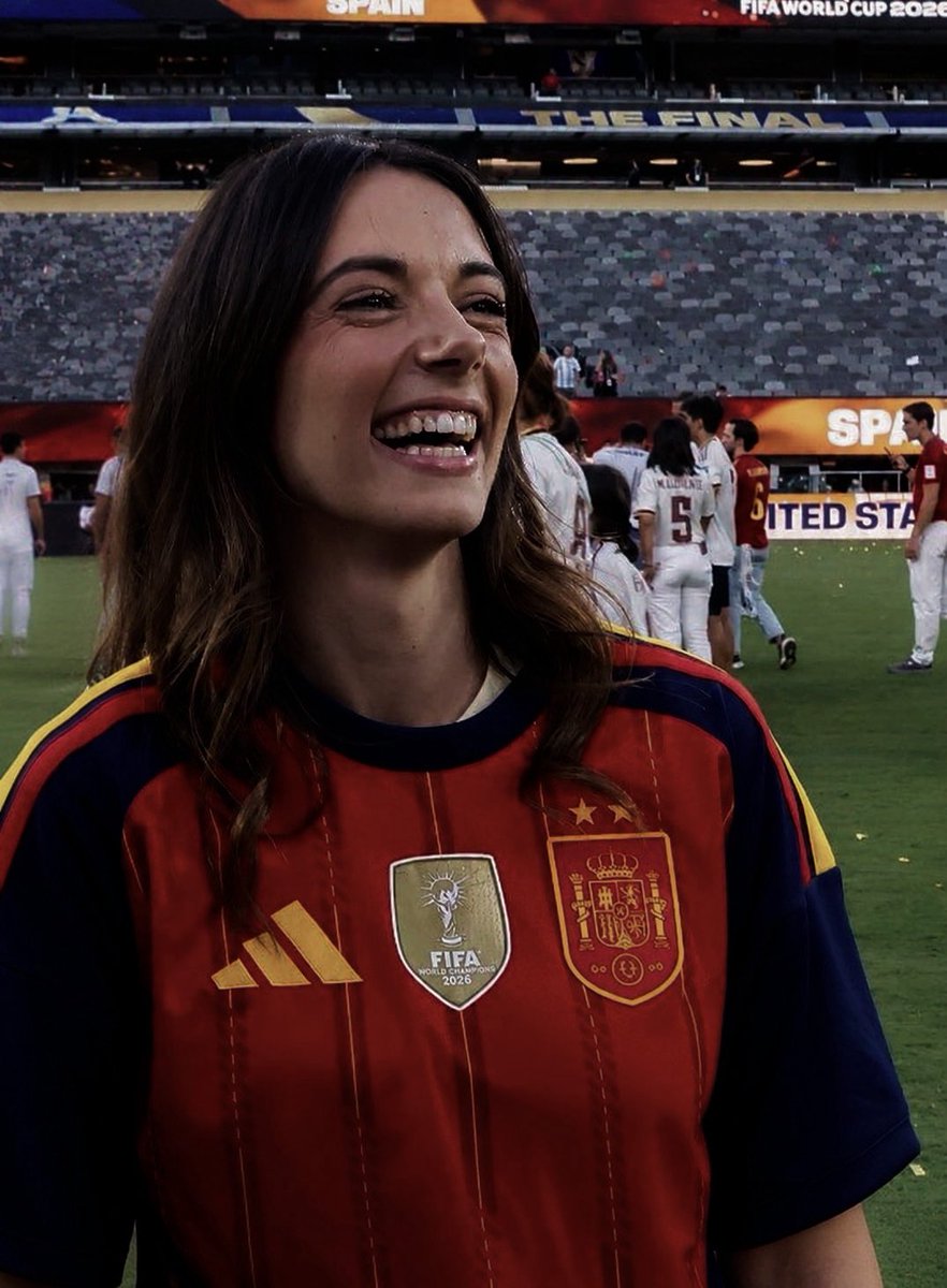 winnerslegacy_'s tweet photo. ⠀⠀ 
           𑣲 𝐂AMPEONES DEL MUNDO!! 
               Súper orgullosa de ser española y 
               de esta selección, el año que viene 
               nos toca a nosotras! ❤️🇪🇸

⠀⠀ https://t.co/BtBHyiDIgz