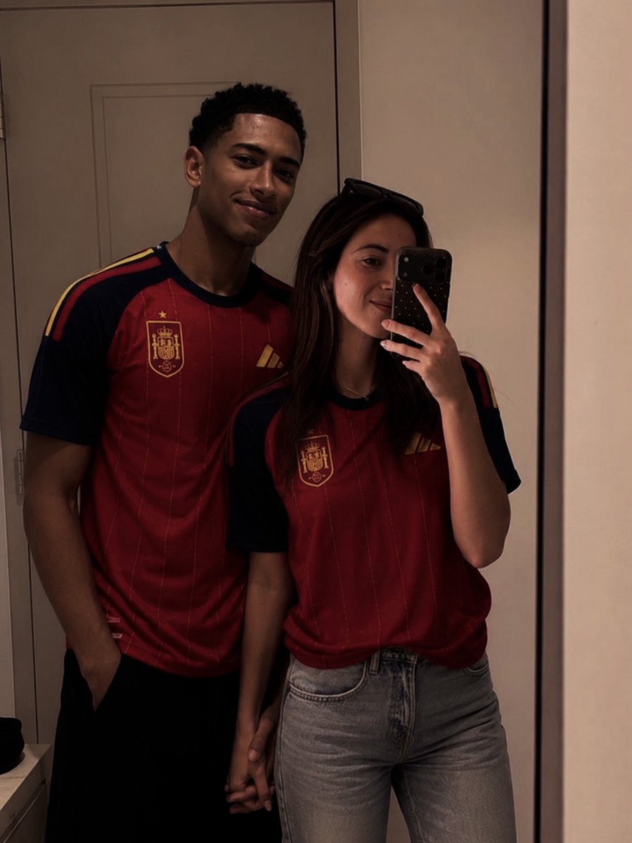 winnerslegacy_'s tweet photo. ⠀⠀ 
           𑣲 𝐂AMPEONES DEL MUNDO!! 
               Súper orgullosa de ser española y 
               de esta selección, el año que viene 
               nos toca a nosotras! ❤️🇪🇸

⠀⠀ https://t.co/BtBHyiDIgz