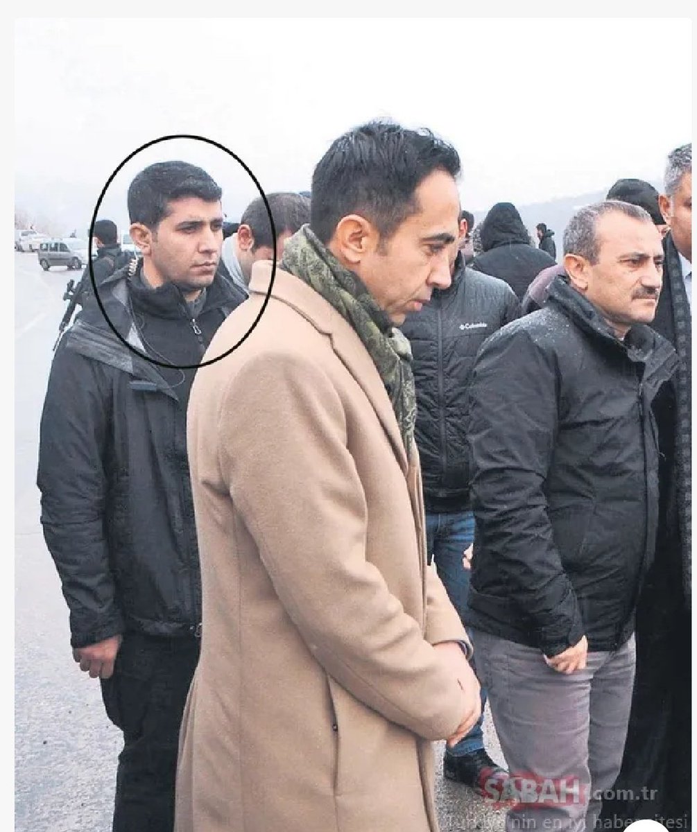 Dokuailesi's tweet photo. Koruma şükrü eroğlu kızımızı gömerken hazine bulmuş... Düşkün. Zalimden daha zalimler. Hepinize İDAM şart şart. Birde bizimle köprüdeler zalimler. Fitil fitil burnunuzdan çıksın aldığınız her kuruş. https://t.co/DMIK83OtoT