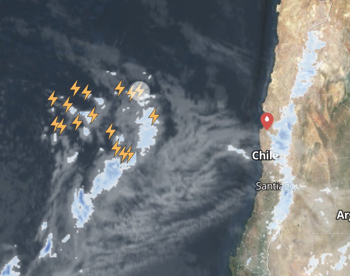 MeteoLaSerena's tweet photo. [Ahora] Nubosidad muy activa ⚡️⚡️ ingresando a zona. https://t.co/qh88aT3ODe