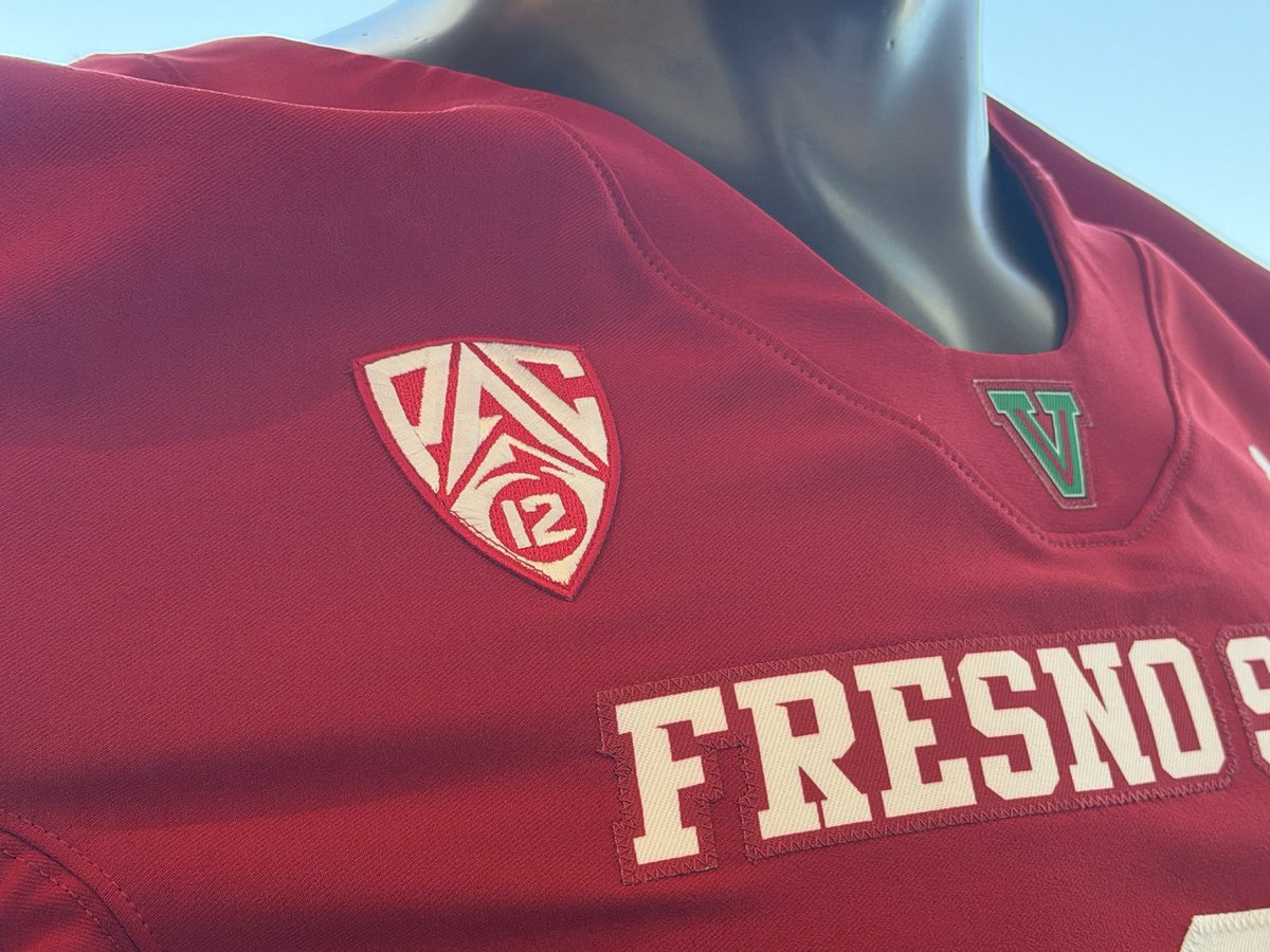 AngMartinezTV's tweet photo. New era for Bulldog football @pac12 https://t.co/vkFtrqHxwL