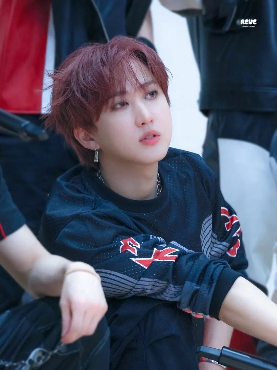 foxxystay's tweet photo. i don’t think people talk enough about how insanely attractive changbin is https://t.co/xSsLFlxSC5