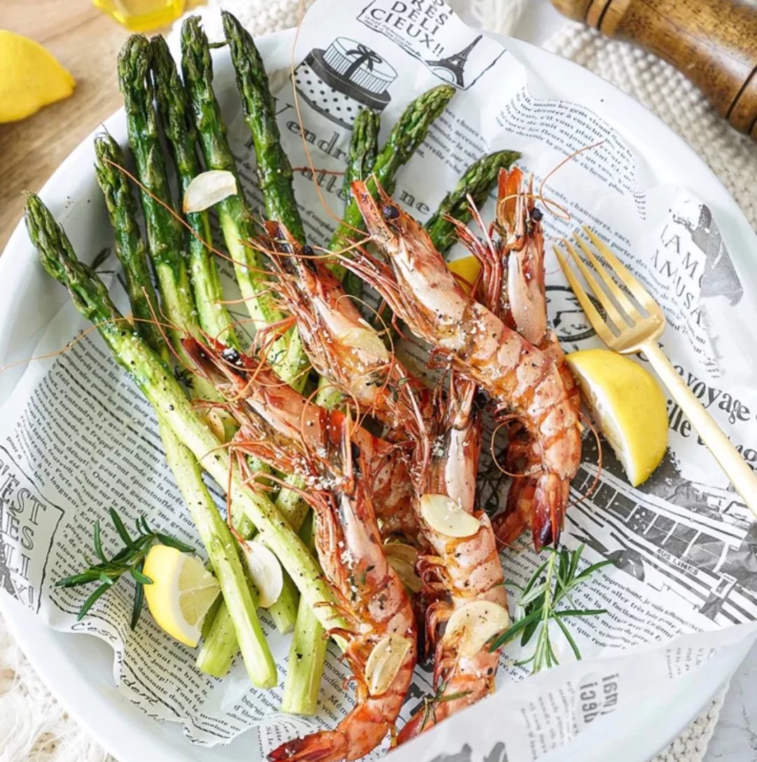 meowj69's tweet photo. Made garlic butter shrimp with zesty lemon u0026 parsley tonight—15 mins from pan to plate, so cozy and delicious! https://t.co/X1h6bUclaB