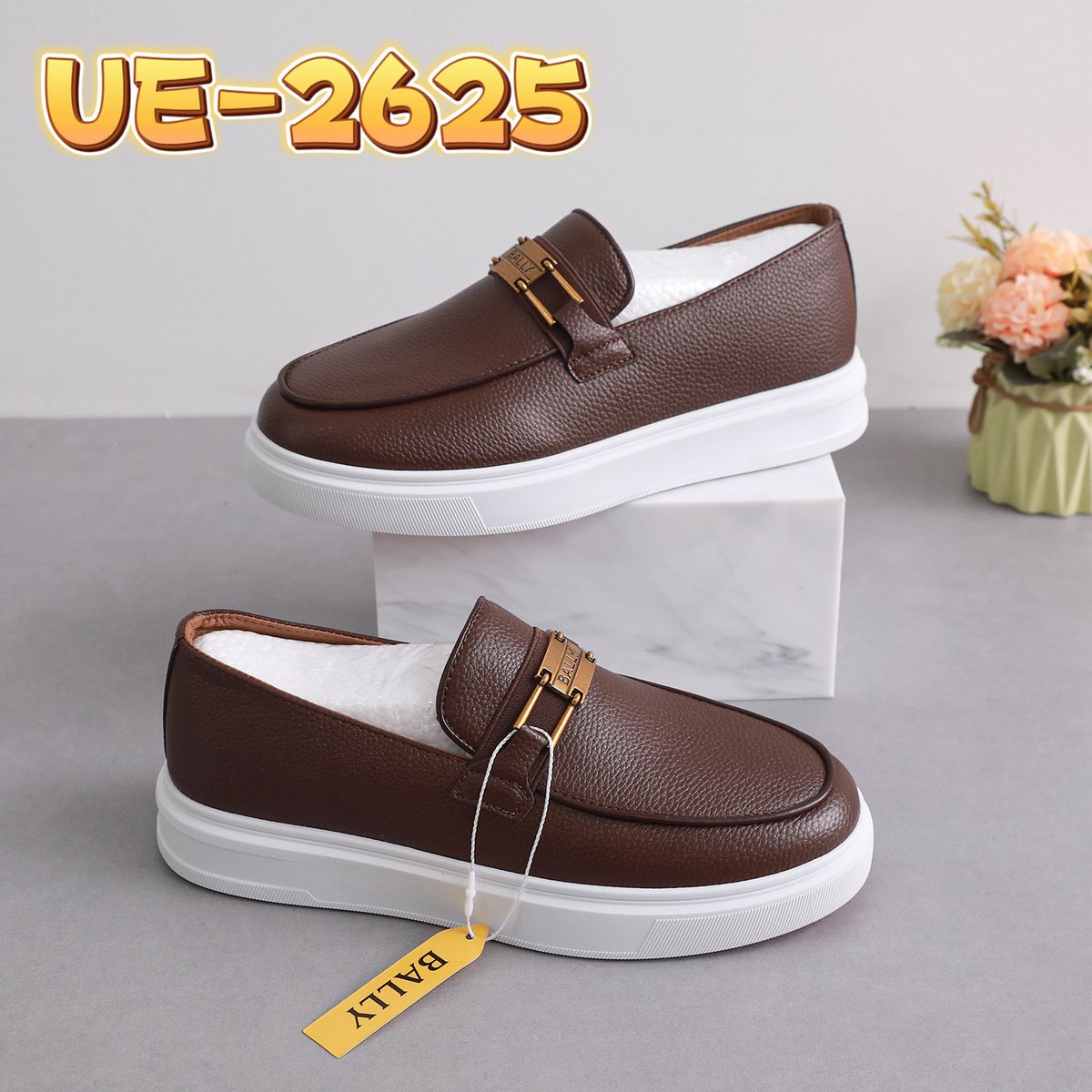 dinero_crocs's tweet photo. +  comfy sneakers 

🏷️— N22,000

Location Kaduna—worldwide delivery. 
WhatsApp: 08063769764 https://t.co/kNQzLeEh3Q