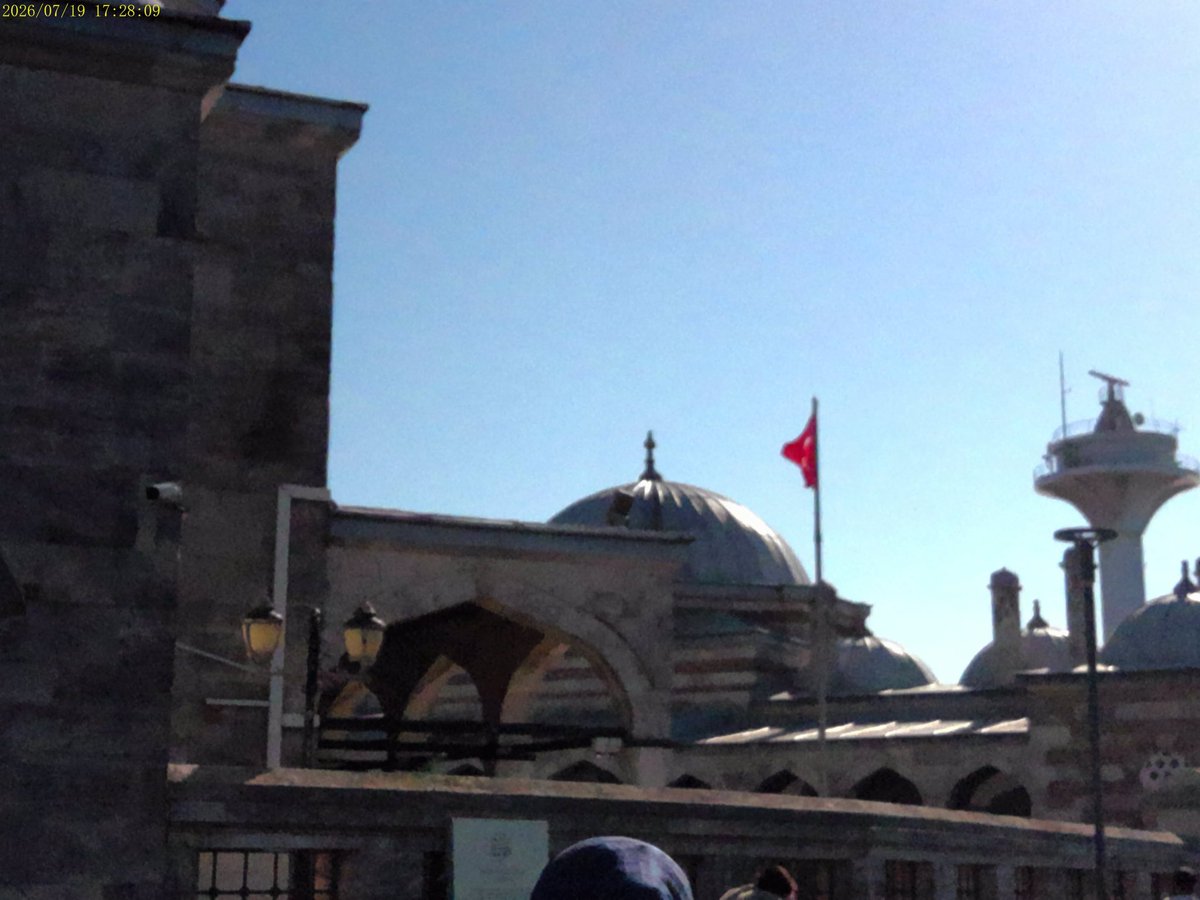 zeymisya's tweet photo. Türk bayrağını gördüğüm her yerde çekmeye çalışırım ben buyum 🥹🇹🇷 https://t.co/XdHJhGNxjP